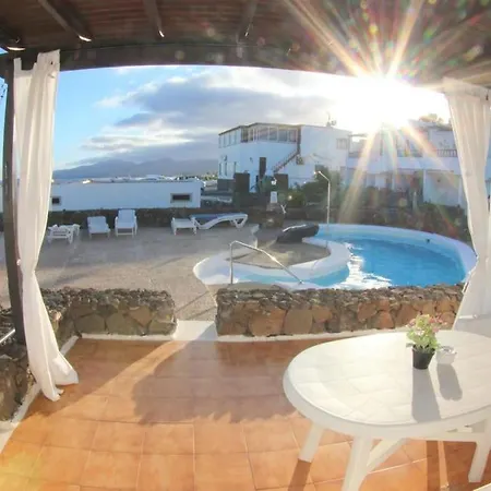 Rey Carlos Apartment